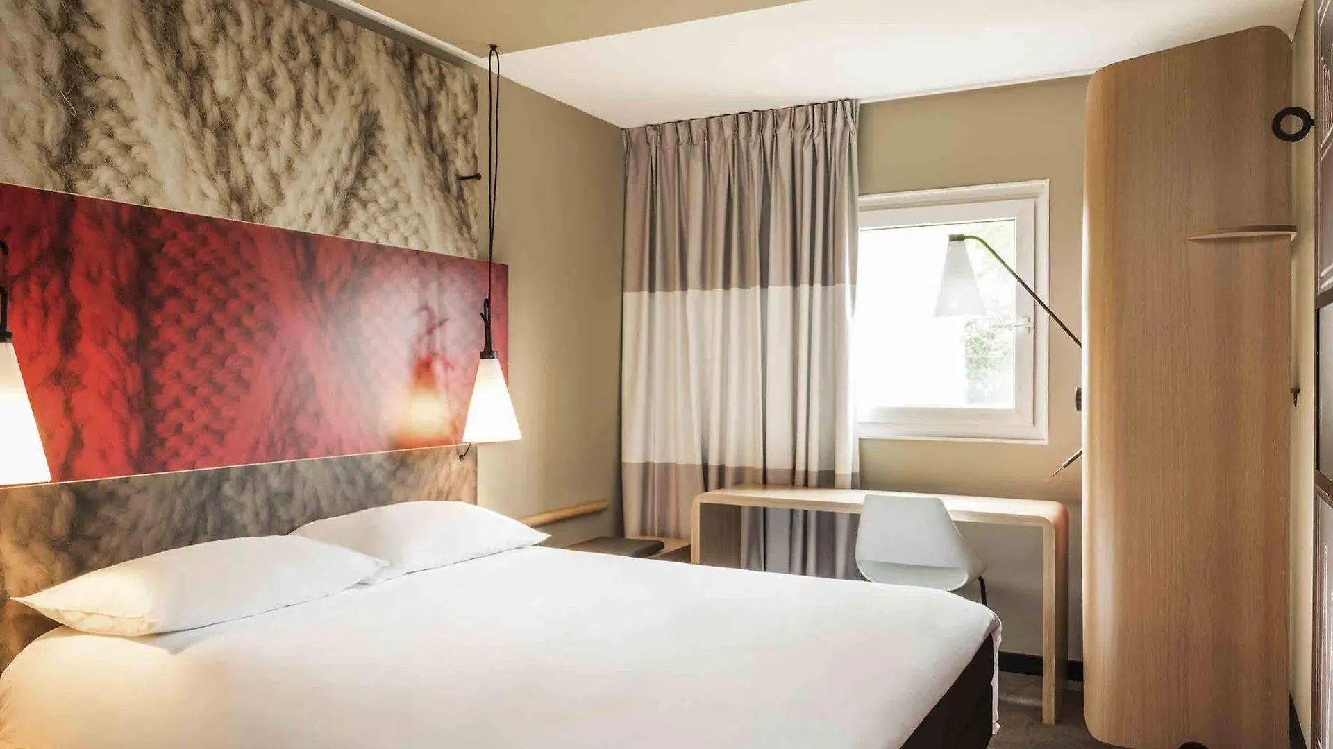 Ibis London Excel-Docklands Hotel 3*,