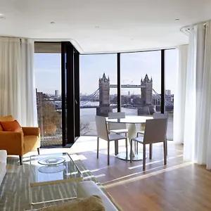 Cheval Three Quays At The Tower Of Londra
