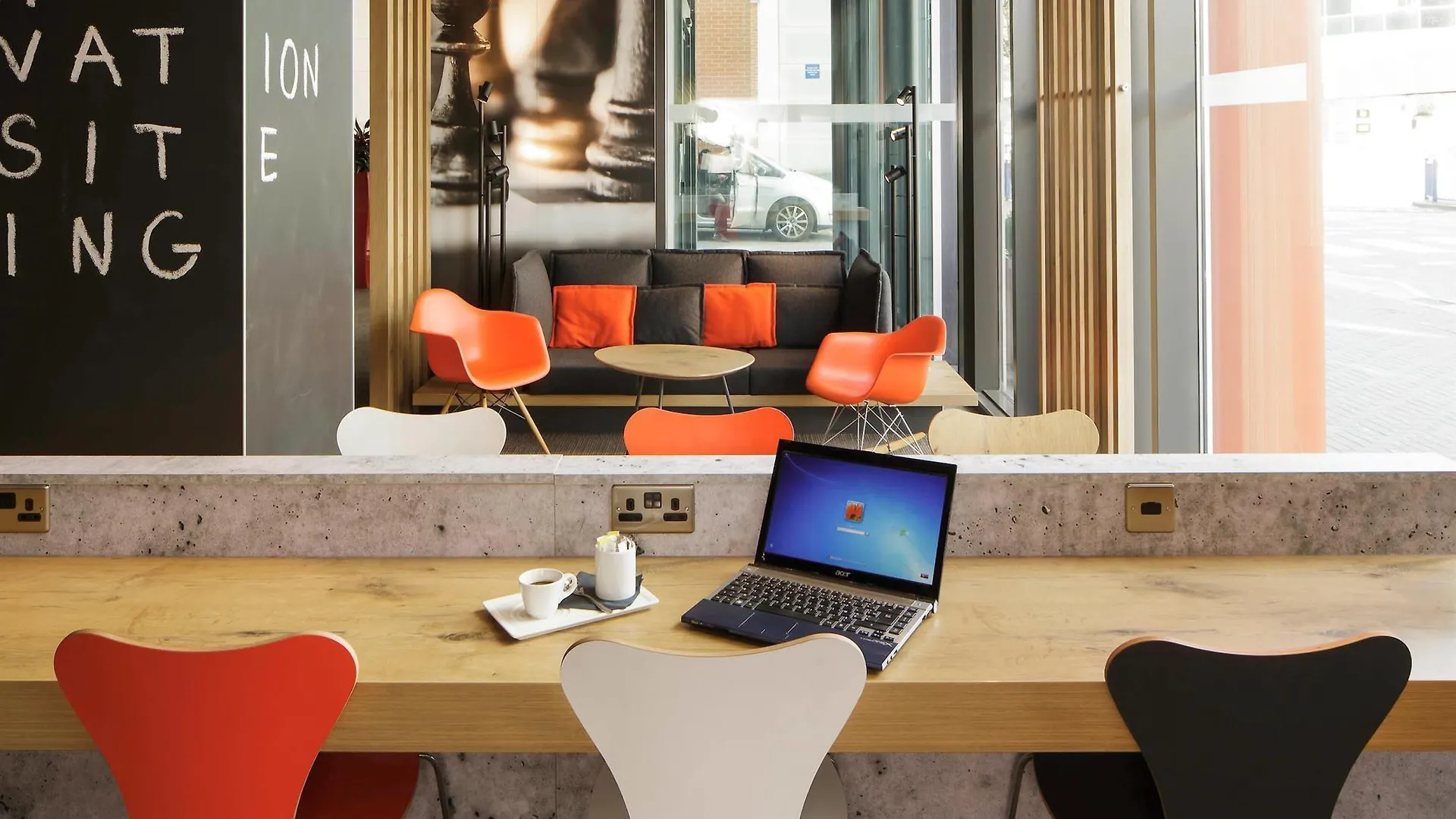 Ibis London Excel-Docklands Hotel 3*,